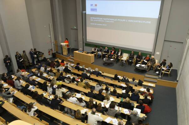 Présentation de la stratégie nationale pour l'architecture, à l'école d'archi de Paris Belleville